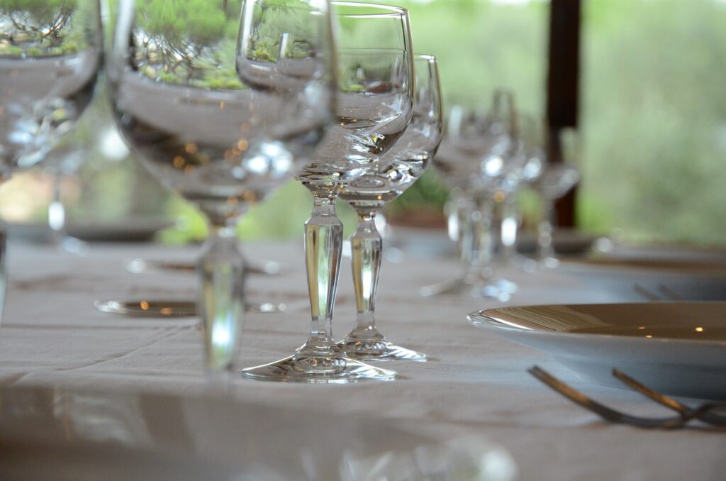 Table Glasses Marriage Event  - ubert / Pixabay